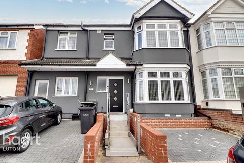 6 bedroom semi-detached house for sale, Carlton Crescent, Luton