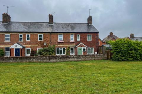 2 bedroom terraced house to rent, Adeys Close, Newbury, RG14