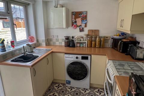 2 bedroom terraced house to rent, Adeys Close, Newbury, RG14