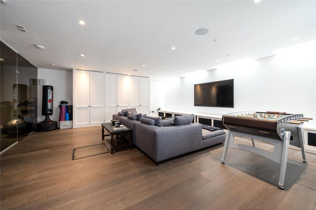 Cinema/Games Room