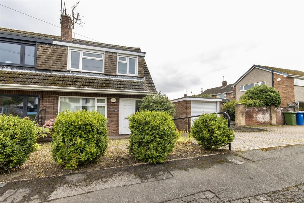 Oakley Avenue, Brockwell, Chesterfield 3 bed semidetached house for