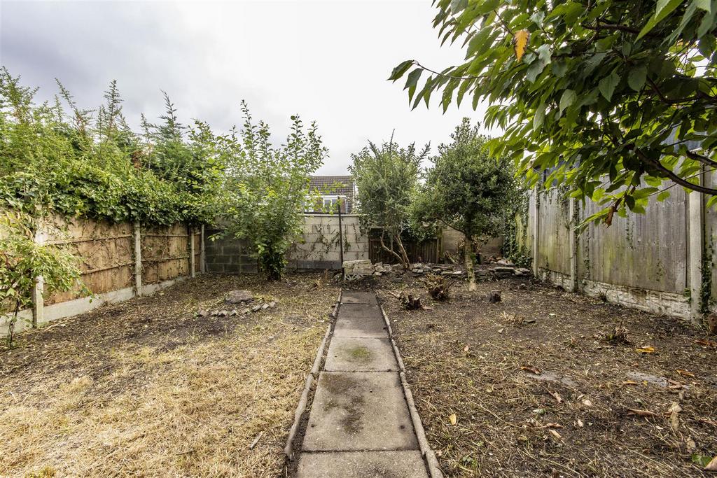Oakley Avenue, Brockwell, Chesterfield 3 bed semidetached house for