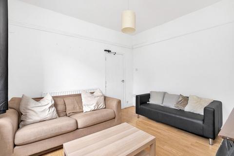 6 bedroom terraced house for sale, Chestnut Grove, London SW12