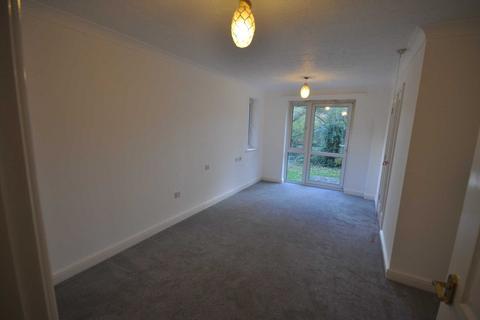 1 bedroom flat for sale, Churchill Court, Kelham Gardens