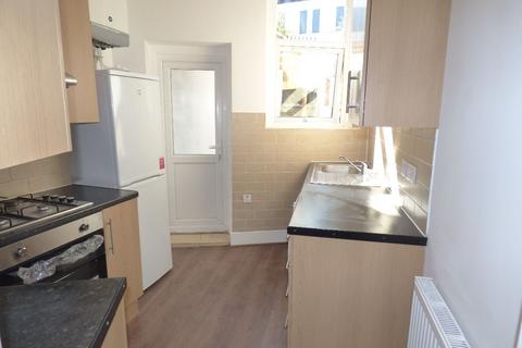 4 bedroom terraced house to rent, Wellington Gardens, London