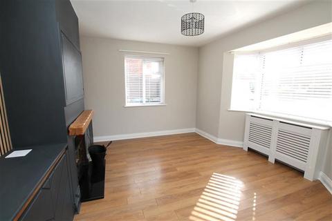 2 bedroom semi-detached house to rent, Kent Road, HU16