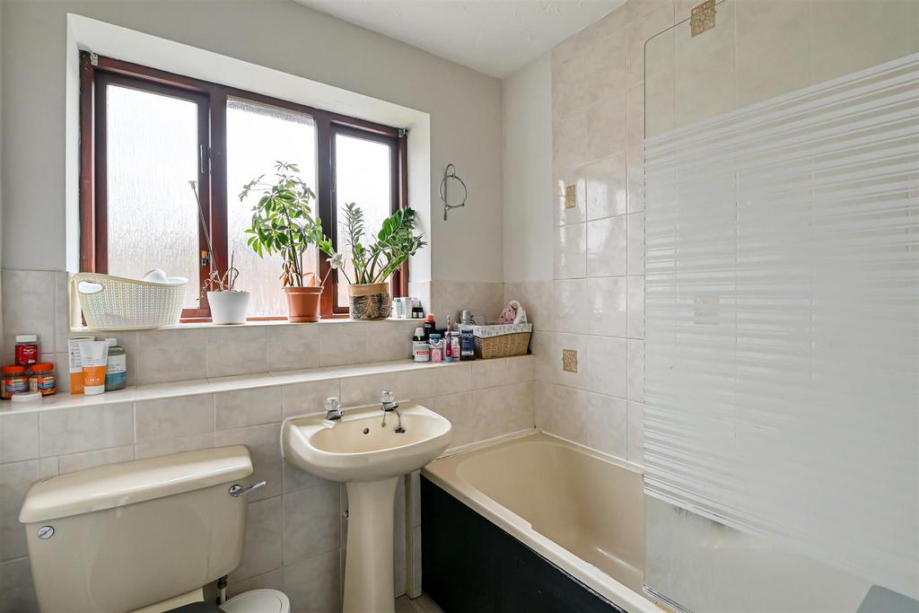 16 King Charles Way-1.jpg