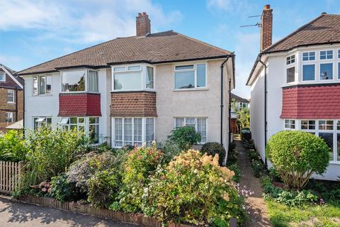 2a Grove Close, Kingston Upon Thames, KT1 2SS