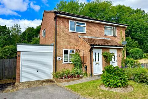 14 Blackthorn Close, Pennington, Lymington, SO41 8AY