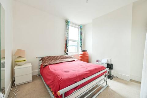 2 bedroom flat for sale, George Lane, Hither Green, London, SE13