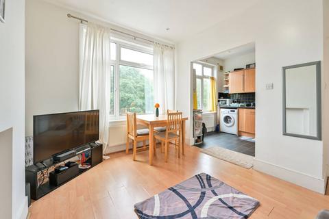 2 bedroom flat for sale, George Lane, Hither Green, London, SE13