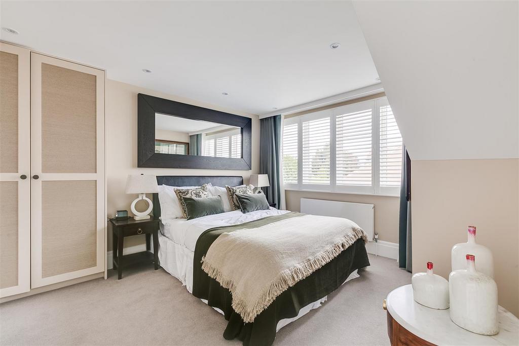 Staveley Road, W4 - FOR SALE