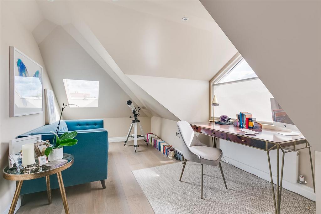 Staveley Road, W4 - FOR SALE