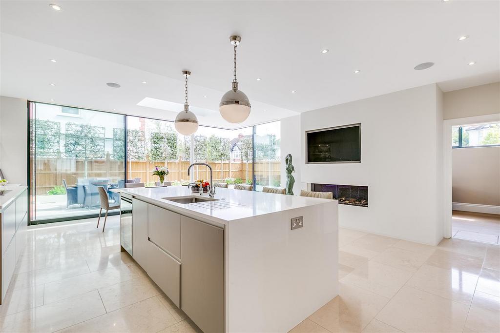 Staveley Road, W4 - FOR SALE