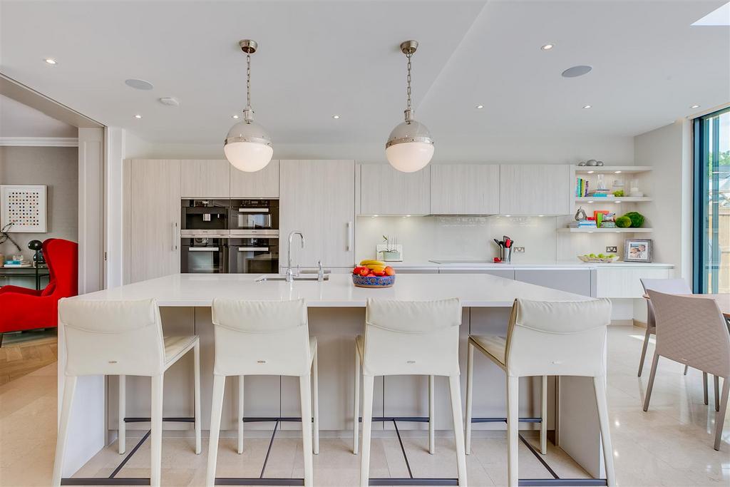 Staveley Road, W4 - FOR SALE