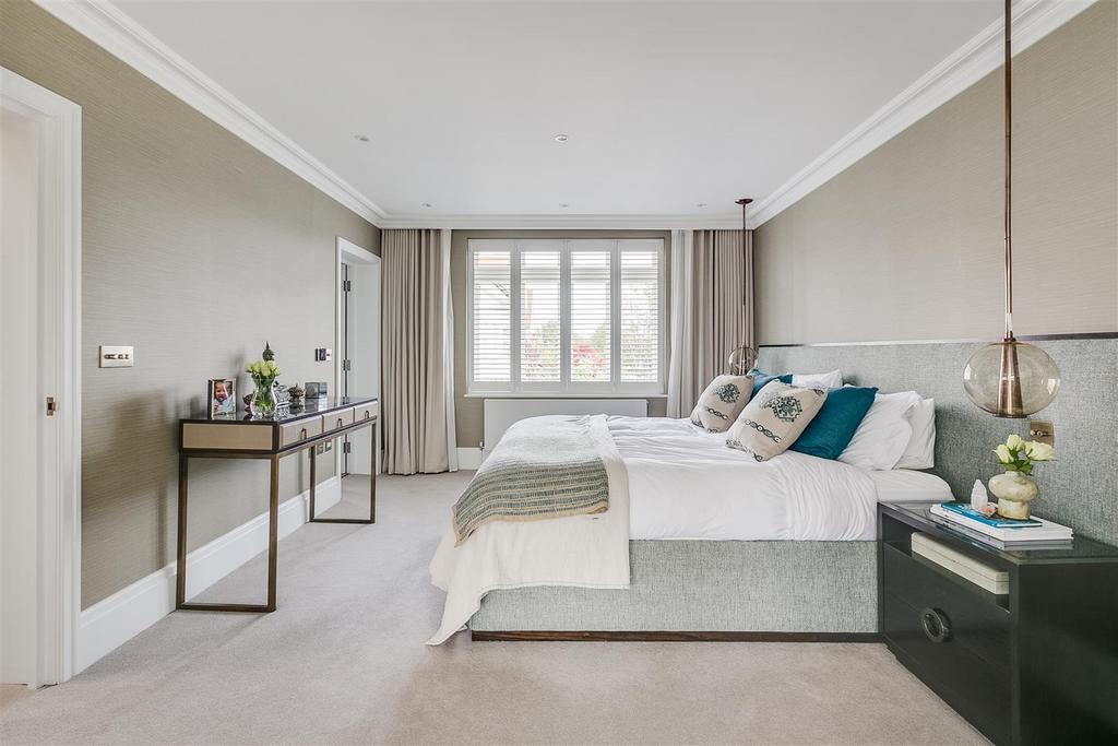 Staveley Road, W4 - FOR SALE