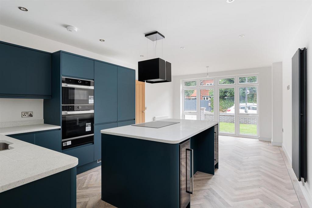 Kitchen/Dining Area