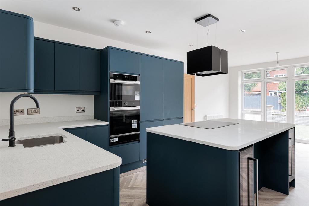 Kitchen/Dining Area