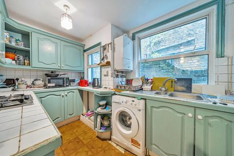 3 bedroom flat for sale, Wandsworth Bridge Road, Fulham