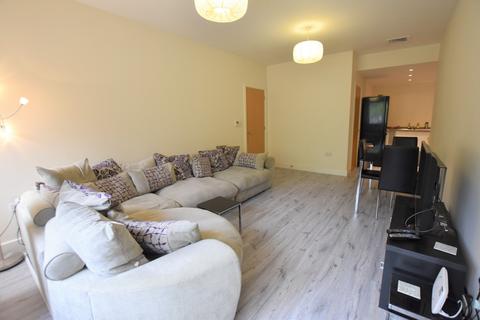 2 bedroom apartment to rent, Avebury Boulevard