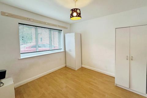 2 bedroom flat to rent, Park Street, Swinton, Manchester, Greater Manchester, M27