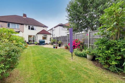 3 bedroom semi-detached house to rent, Kenton Lane, Harrow, HA3