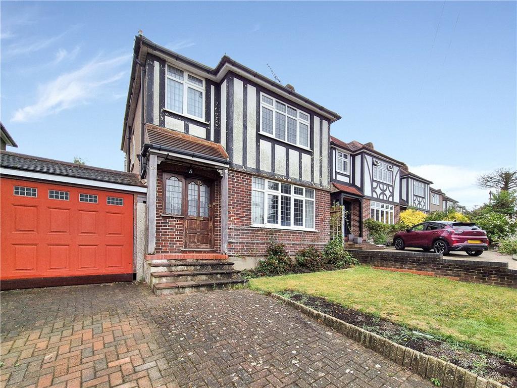 Lancing Road, Orpington, Kent, BR6 3 bed detached house for sale £650,000