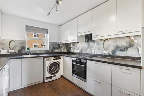 3 bedroom townhouse for sale, Chantry Rise, Olney