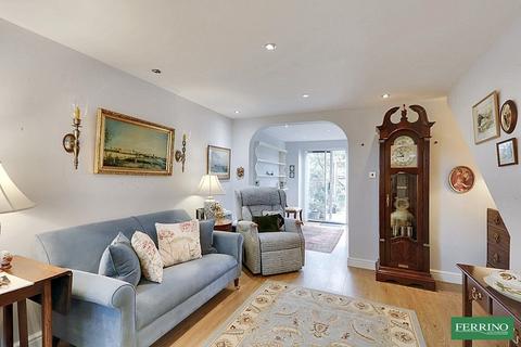2 The Spires, Lydney, GL15 5QX