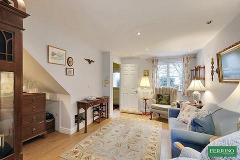 2 The Spires, Lydney, GL15 5QX