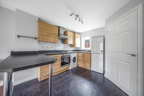 3 bedroom townhouse to rent, Woodlands Way, Leeds LS14