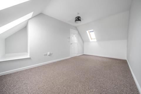 2 bedroom townhouse to rent, Woodlands Way, Leeds LS14