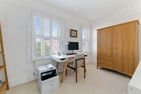 24 Norbury Road, Reigate, RH2 9BY