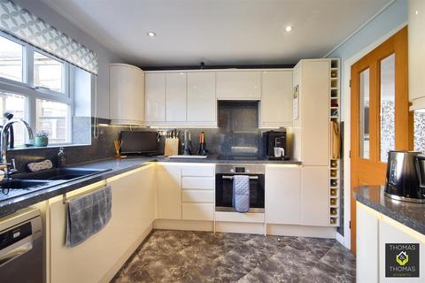 14 Bentley Close, Quedgeley, Gloucester, GL2 4SH