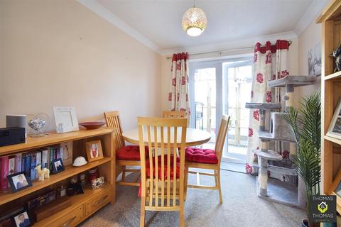 14 Bentley Close, Quedgeley, Gloucester, GL2 4SH