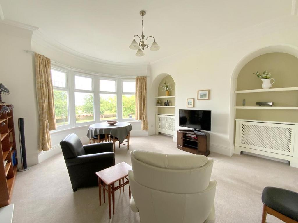 Kings Road, Cleethorpes 2 bed apartment for sale £180,000