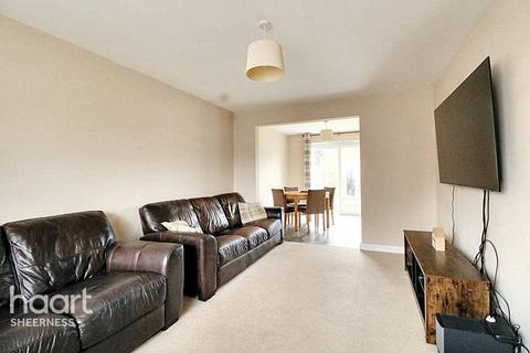 3 bedroom end of terrace house for sale, St James Close, Warden Bay