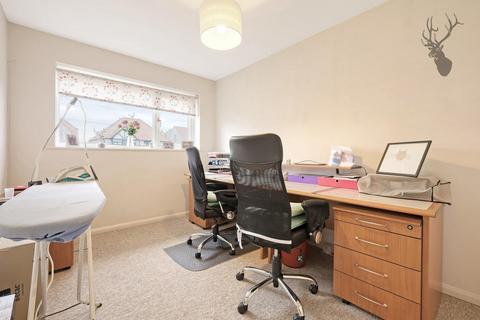 17 Hill Road, Theydon Bois, Epping, CM16 7LX