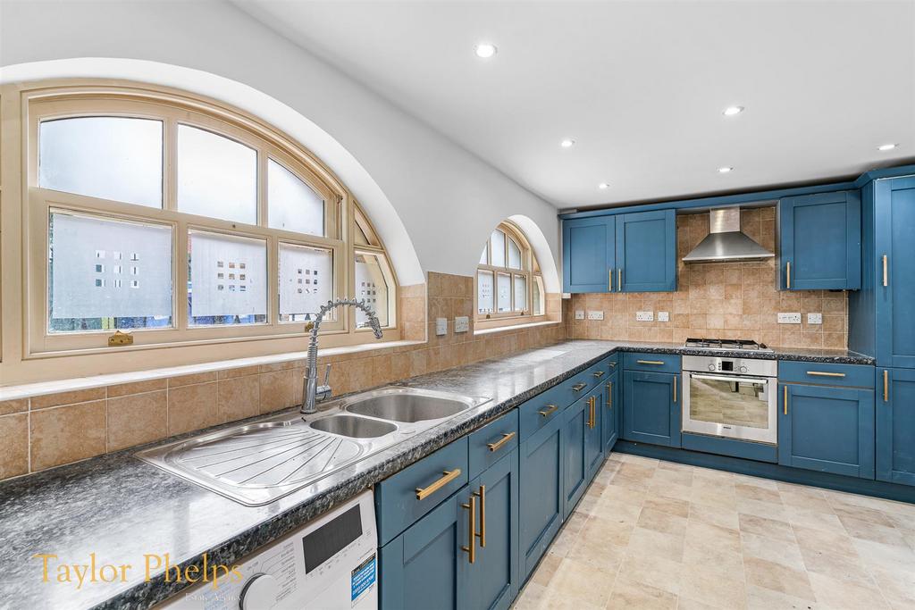 Chadwell House, Ware SG12 3 bed semidetached house for sale £425,000