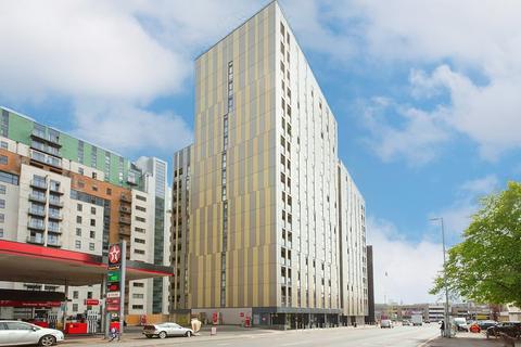 Cheetham Hill Road, Manchester, Greater Manchester, M4