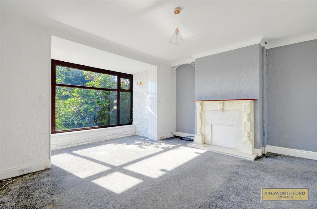 Sandy Lane, Lower Darwen 3 bed semidetached house to rent £1,100 pcm