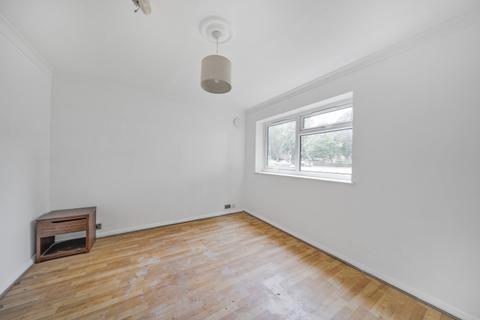 2 bedroom apartment to rent, High Road London N20