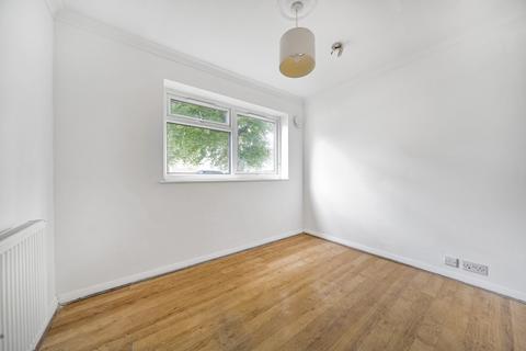 2 bedroom apartment to rent, High Road London N20