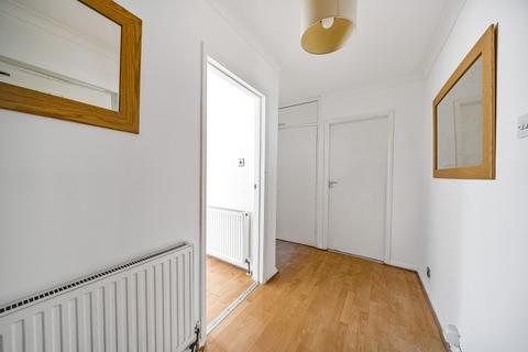 2 bedroom apartment to rent, High Road London N20