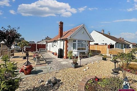 2 bedroom detached bungalow for sale, Archers Green, Prestatyn, Denbighshire LL19 7RP