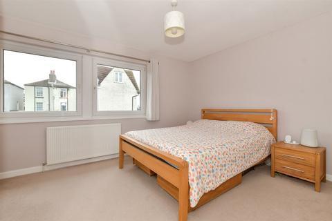 8a Constitution Hill, Gravesend, DA12 1JT