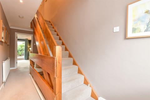8a Constitution Hill, Gravesend, DA12 1JT