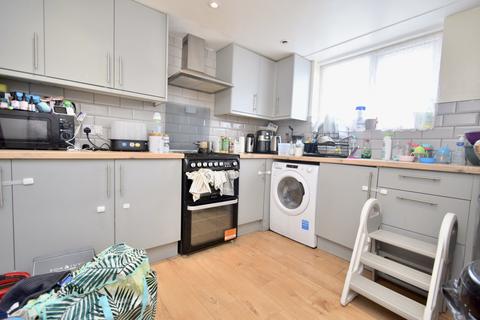 2 bedroom flat for sale, Manitoba Road, St Matthews, Leicester, LE1