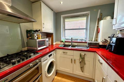 2 bedroom apartment for sale, Albert Street, Fleet GU51