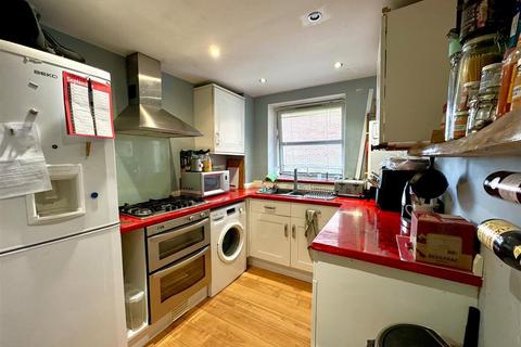 2 bedroom apartment for sale, Albert Street, Fleet GU51